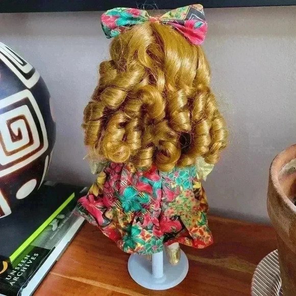 THE COLLECTORS CHOICE Porcelain Doll Blue Eyes Curly Brown Hair Floral Dress - Picture 2 of 9